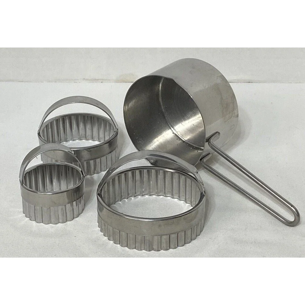 3 Pieces Stainless Steel Round Fluted Biscuit Cutter with Measuring Cup